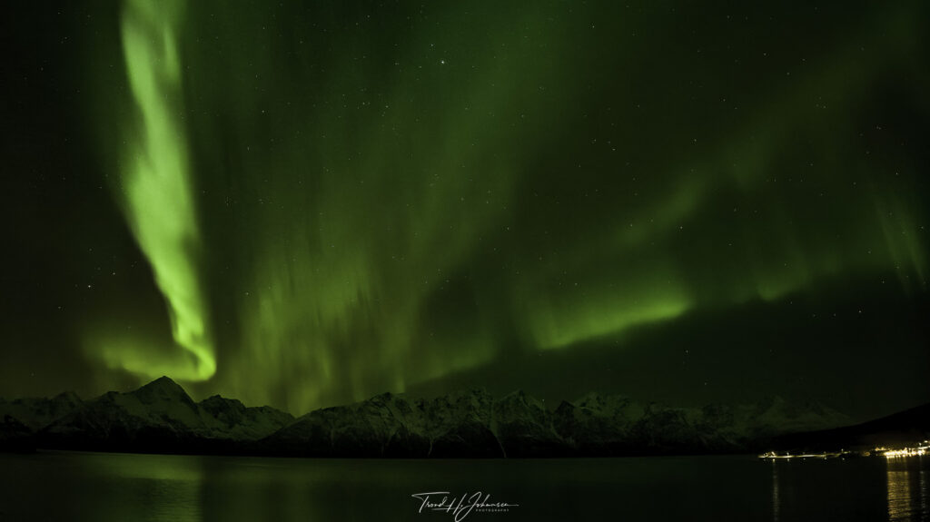 Northern lights near Uløya