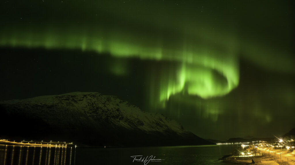 Northern lights near Uløya