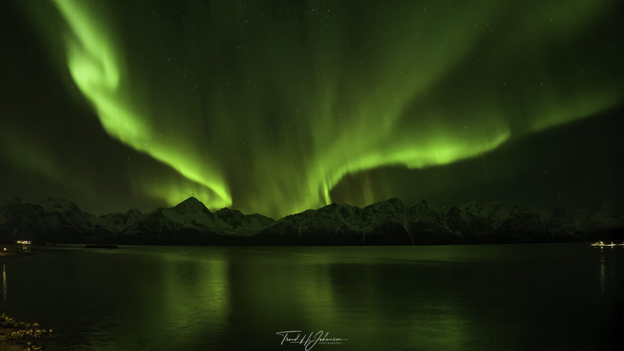 Northern lights near Uløya